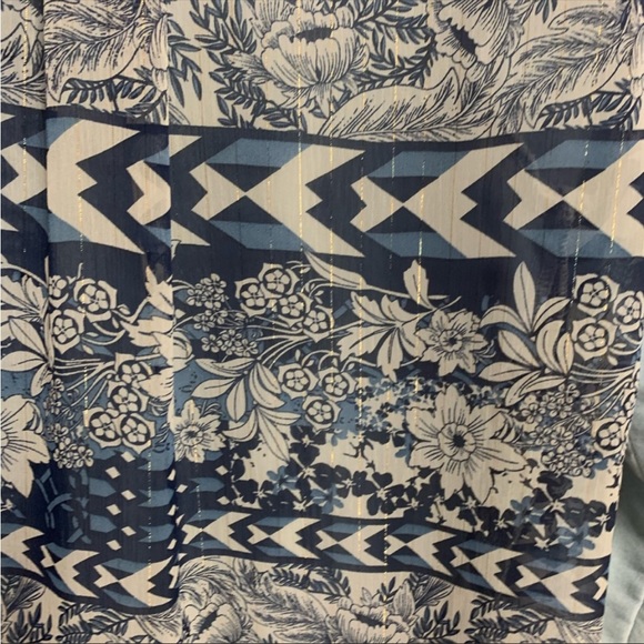 KIKNT Button Down Blouse Size Large - Picture 3 of 10